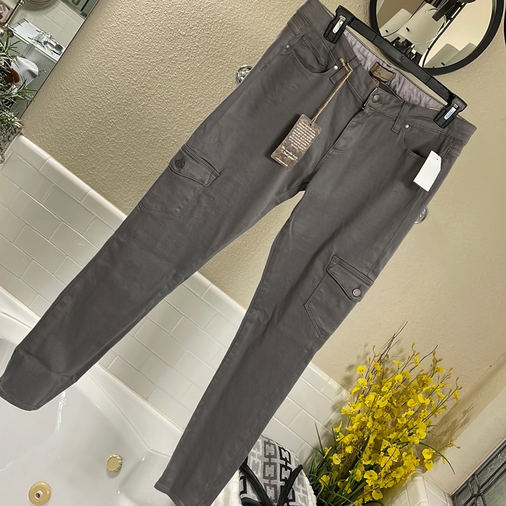 Paige NEW with tags skinny Jean Gray cargo pants. SZ 32 waist